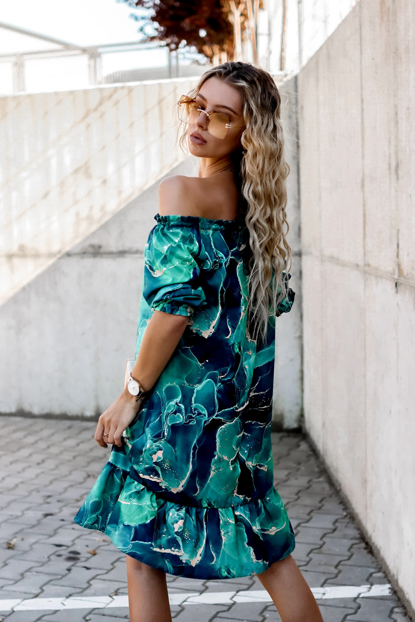 SUKIENKA HISZPANKA LUŹNA BĄDŹ WIĄZANA Z PASKIEM Z FALBANKĄ - obrazek 4